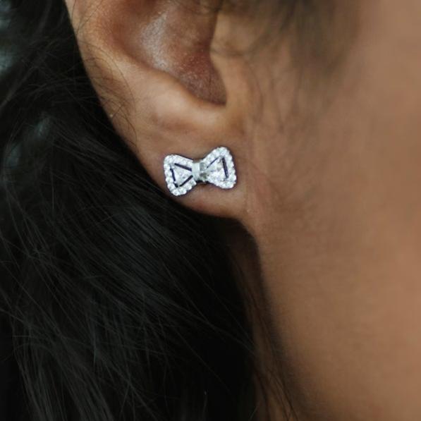 Glamour Bow Studs